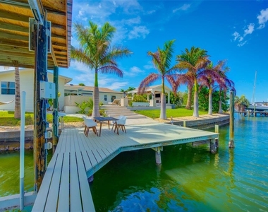807 Snug Island - Photo Thumbnail 45