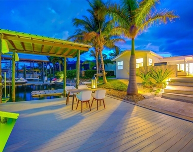 807 Snug Island - Photo Thumbnail 92