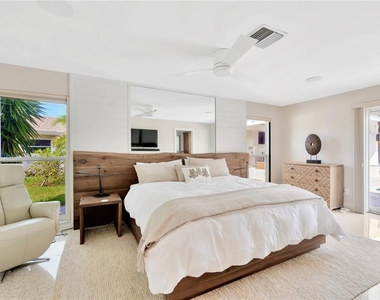 807 Snug Island - Photo Thumbnail 74