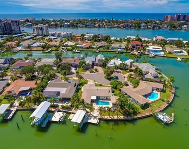 807 Snug Island - Photo Thumbnail 8