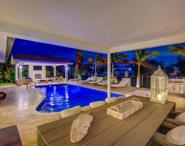 807 Snug Island - Photo Thumbnail 3