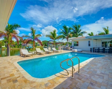 807 Snug Island - Photo Thumbnail 31