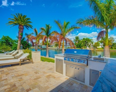 807 Snug Island - Photo Thumbnail 38
