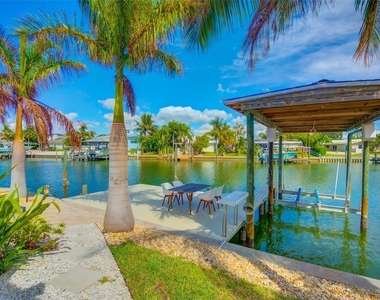 807 Snug Island - Photo Thumbnail 44