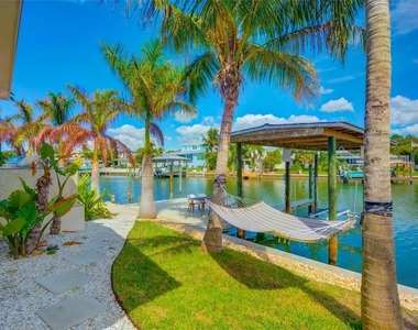 807 Snug Island - Photo Thumbnail 43