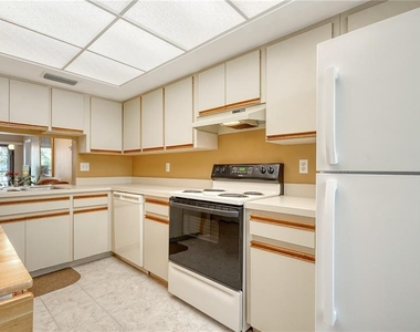 5649 Summer Side Lane - Photo Thumbnail 14
