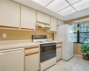 5649 Summer Side Lane - Photo Thumbnail 15