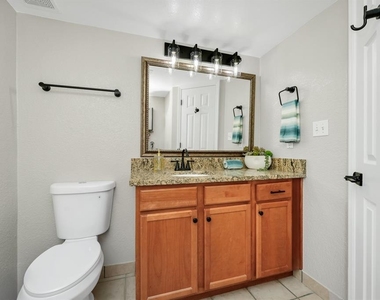 2954 Sadina Street - Photo Thumbnail 46