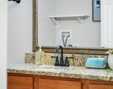 2954 Sadina Street - Photo Thumbnail 34