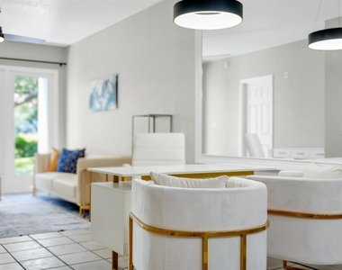 2954 Sadina Street - Photo Thumbnail 6