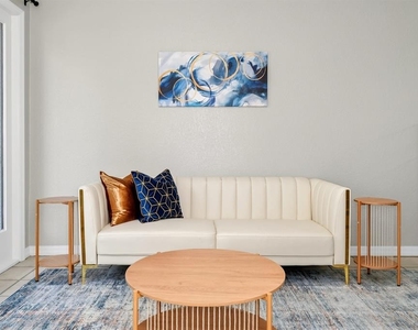 2954 Sadina Street - Photo Thumbnail 12