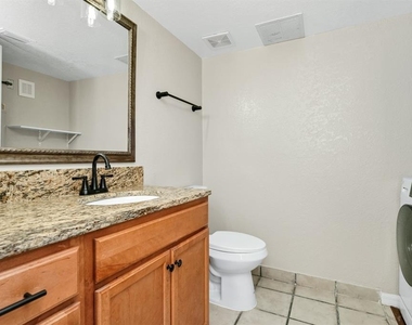 2954 Sadina Street - Photo Thumbnail 44