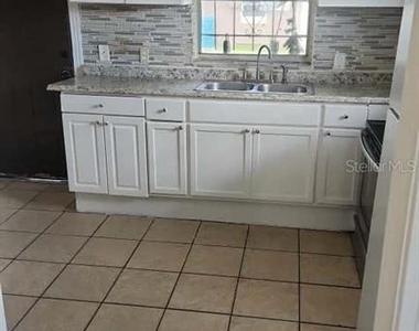 414 Sunset Drive - Photo Thumbnail 3