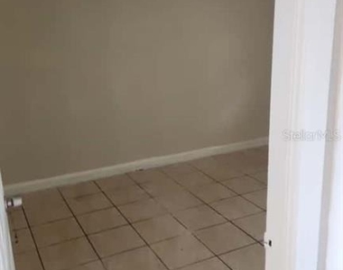 414 Sunset Drive - Photo Thumbnail 8