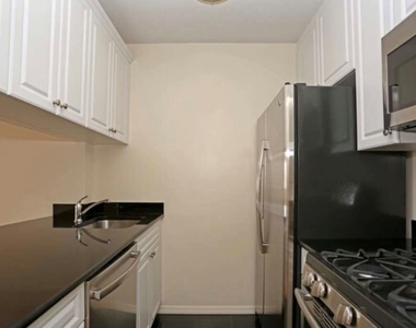 East 74th Street - Photo Thumbnail 3