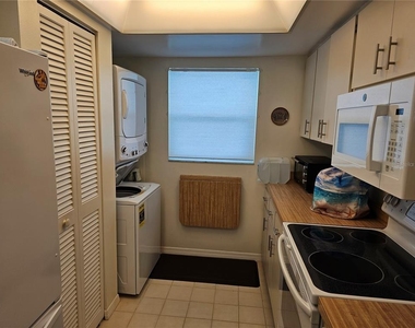 4765 Independence Drive - Photo Thumbnail 8
