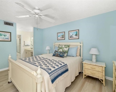 7201 Curtiss Avenue - Photo Thumbnail 16