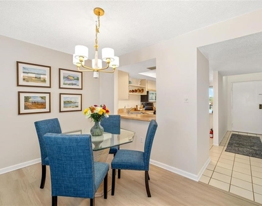 7201 Curtiss Avenue - Photo Thumbnail 13