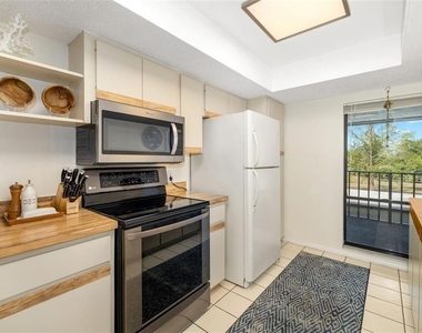 7201 Curtiss Avenue - Photo Thumbnail 9
