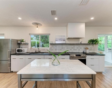 302 San Marco Drive - Photo Thumbnail 10