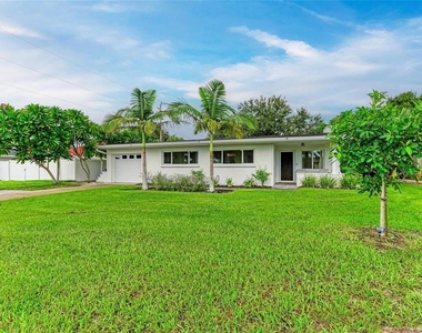 302 San Marco Drive - Photo Thumbnail 5