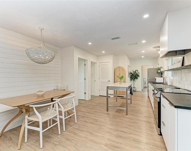 302 San Marco Drive - Photo Thumbnail 8