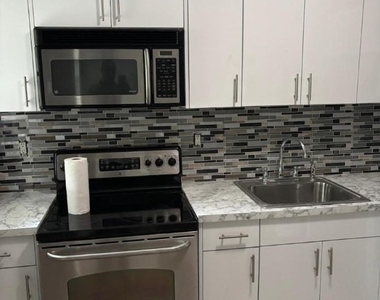 407 Se 3rd Avenue - Photo Thumbnail 3