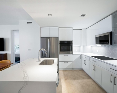 3101 Bayshore Drive - Photo Thumbnail 7