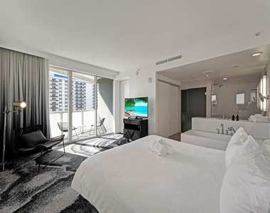 3101 Bayshore Drive - Photo Thumbnail 8
