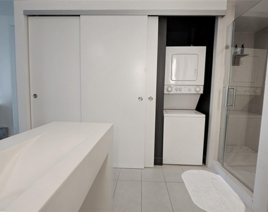 3101 Bayshore Drive - Photo Thumbnail 20