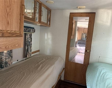 1046 E Owings Street - Photo Thumbnail 3