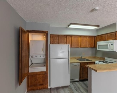 9805 Walnut Street - Photo Thumbnail 6