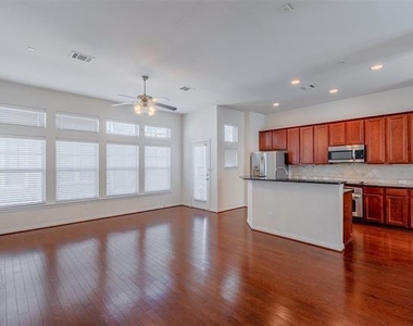 2326 Stutz Drive - Photo Thumbnail 6