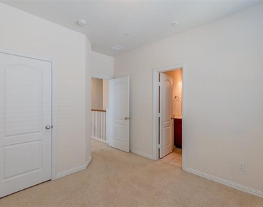 2326 Stutz Drive - Photo Thumbnail 20