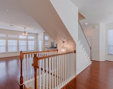 2326 Stutz Drive - Photo Thumbnail 16