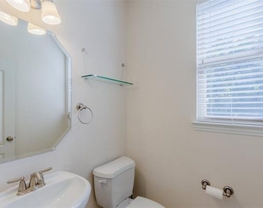 2326 Stutz Drive - Photo Thumbnail 15