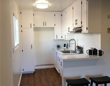 14718 Magnolia Boulevard W - Photo Thumbnail 1