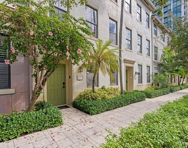 687 Hibiscus Street - Photo Thumbnail 1