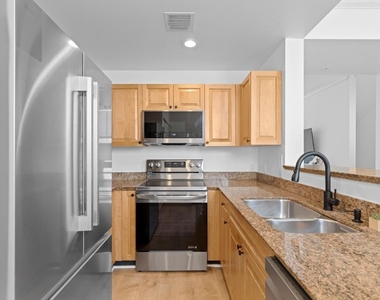 687 Hibiscus Street - Photo Thumbnail 11