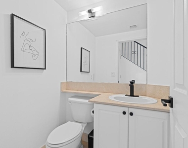687 Hibiscus Street - Photo Thumbnail 15