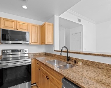 687 Hibiscus Street - Photo Thumbnail 10