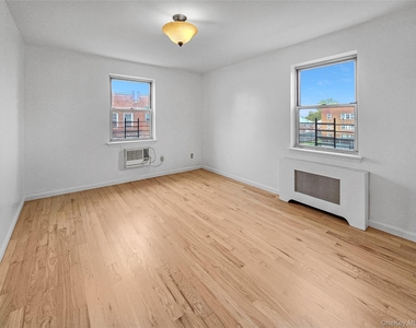 138-33 Jewel Ave - Photo Thumbnail 2