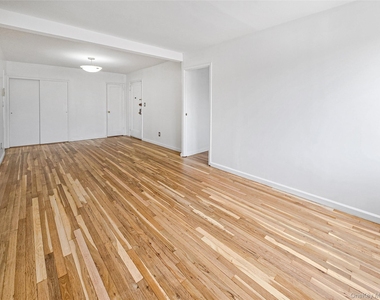 138-33 Jewel Ave - Photo Thumbnail 5