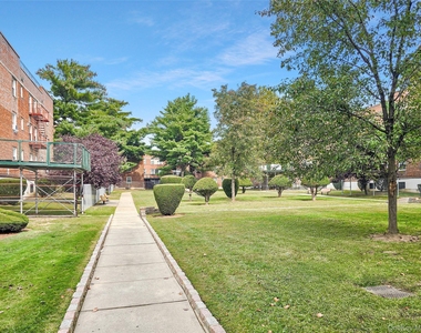 138-33 Jewel Ave - Photo Thumbnail 11