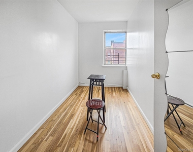 138-33 Jewel Ave - Photo Thumbnail 4