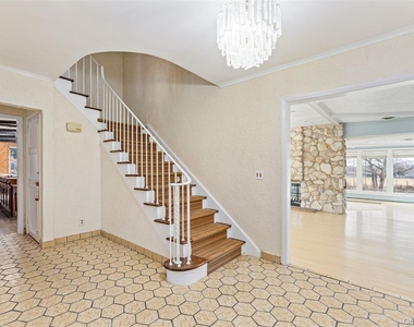 803 Barberry Lane - Photo Thumbnail 6