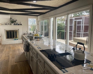 803 Barberry Lane - Photo Thumbnail 22
