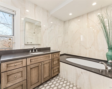 803 Barberry Lane - Photo Thumbnail 13