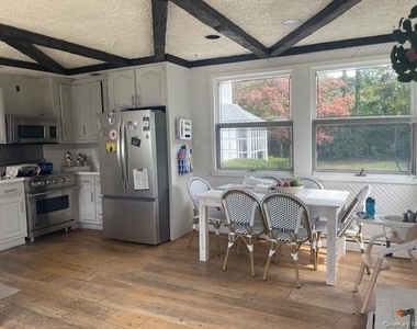 803 Barberry Lane - Photo Thumbnail 23