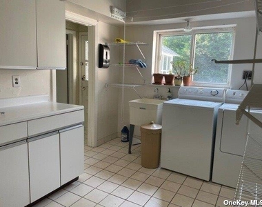 803 Barberry Lane - Photo Thumbnail 11